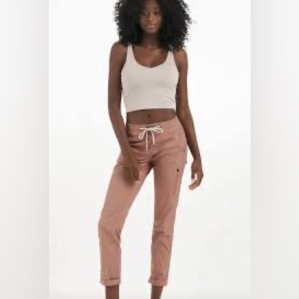 Vuori ripstop pant size xs in color terracotta